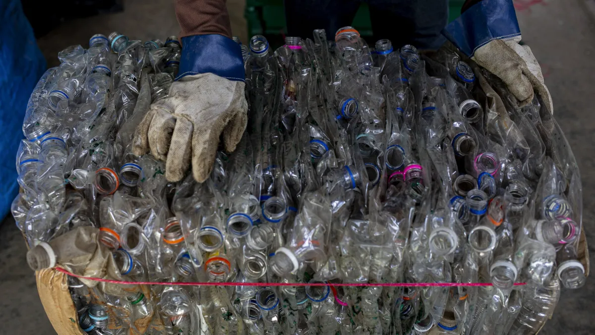 Strategi Usaha Plastik