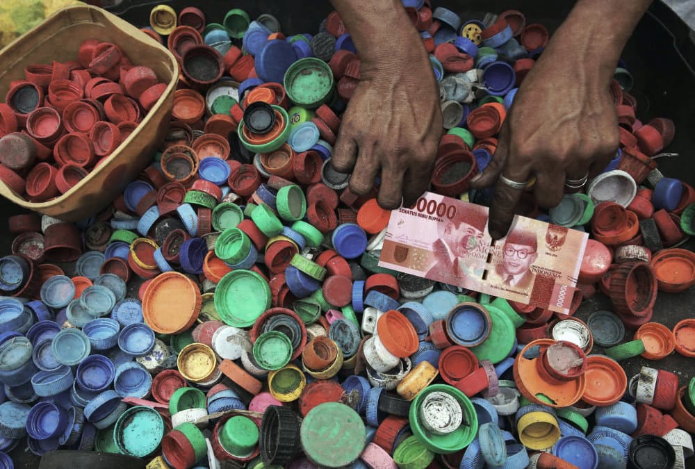 hasil cacahan plastik bisa jadi uang