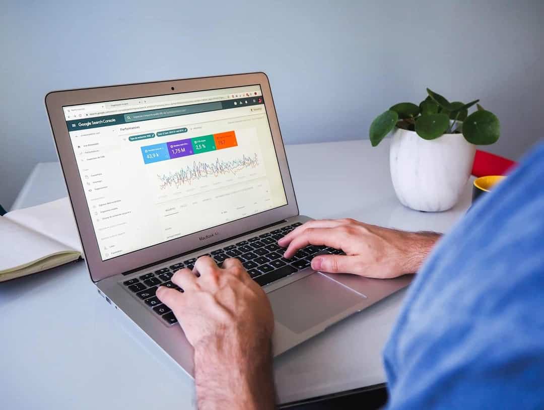 Strategi Pemulihan Data Website Bisnis