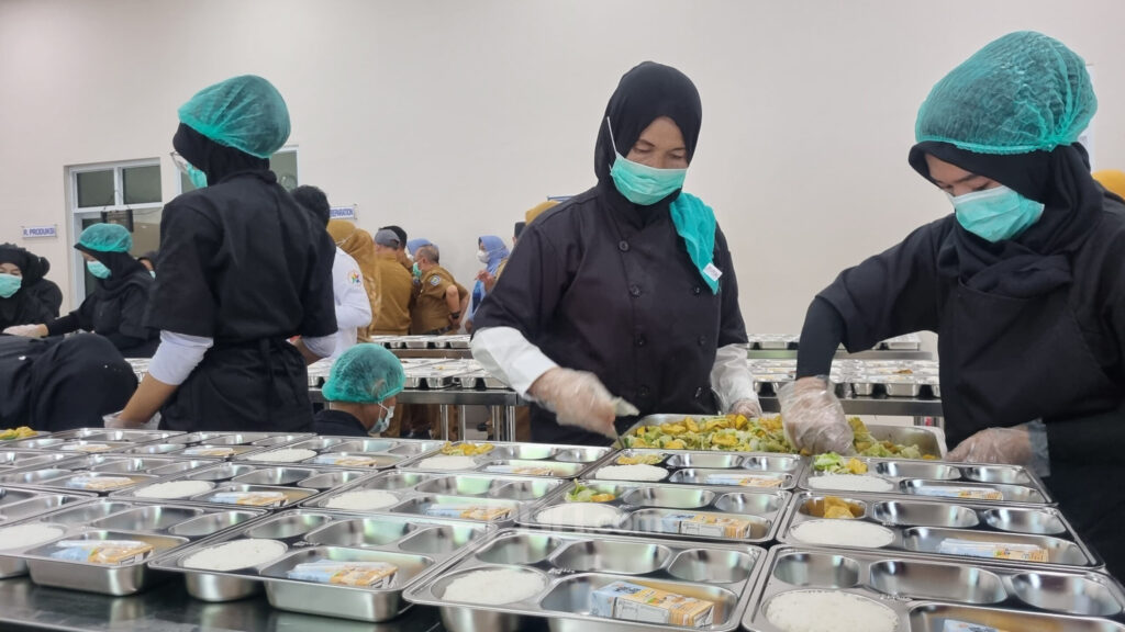 Dapur Produksi Makanan Massal